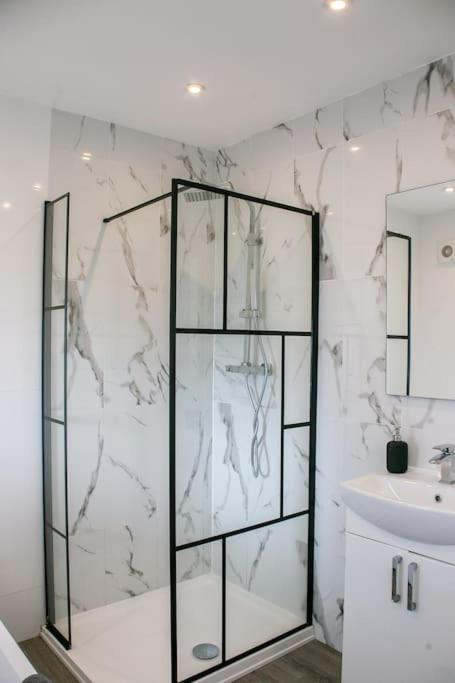 شقة Stylish Retreat In Leigh-On-Sea ساوثيند أون سي المظهر الخارجي الصورة