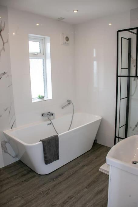 شقة Stylish Retreat In Leigh-On-Sea ساوثيند أون سي المظهر الخارجي الصورة