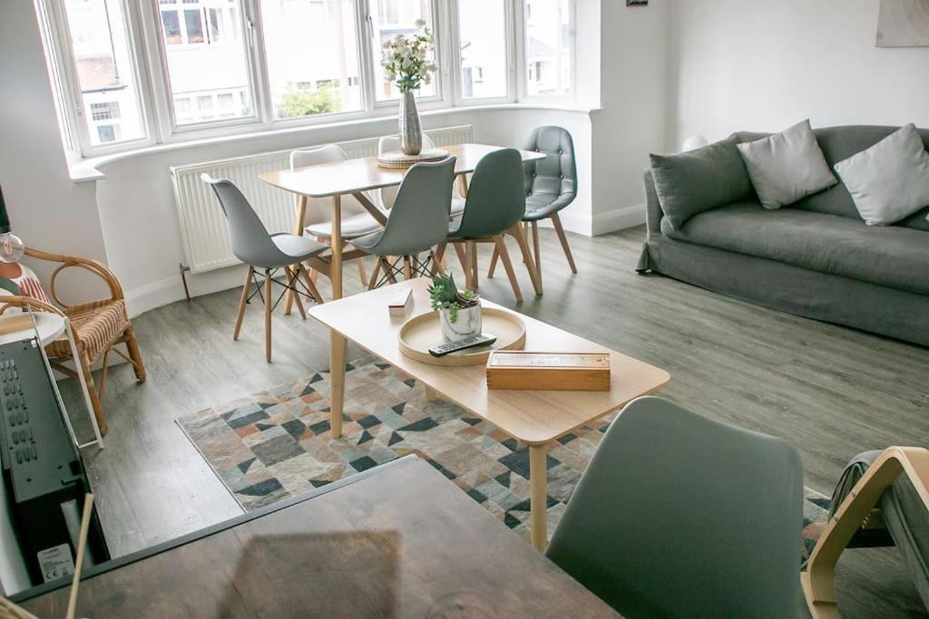 شقة Stylish Retreat In Leigh-On-Sea ساوثيند أون سي المظهر الخارجي الصورة