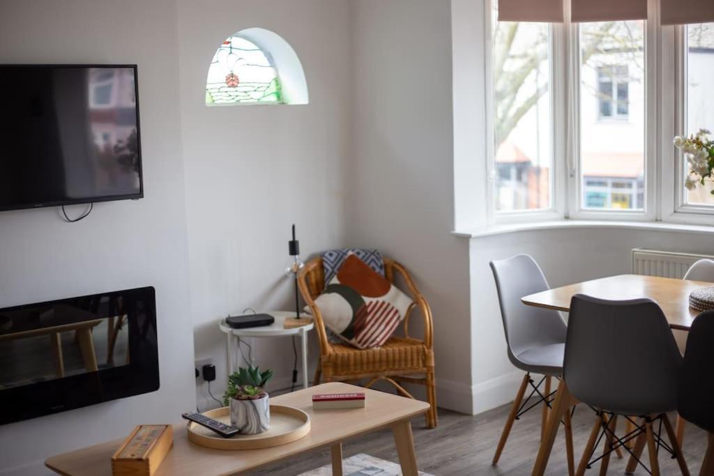 شقة Stylish Retreat In Leigh-On-Sea ساوثيند أون سي المظهر الخارجي الصورة