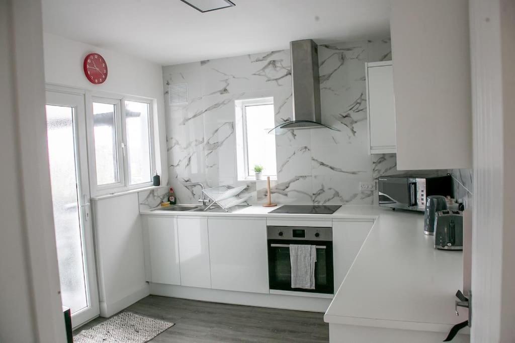 شقة Stylish Retreat In Leigh-On-Sea ساوثيند أون سي المظهر الخارجي الصورة