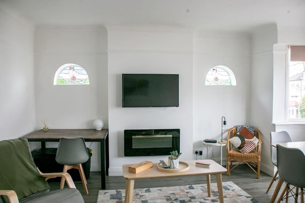 شقة Stylish Retreat In Leigh-On-Sea ساوثيند أون سي المظهر الخارجي الصورة